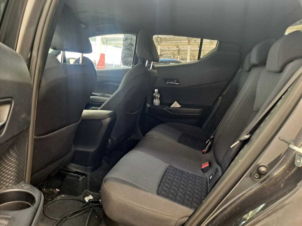 Toyota C-HR 2021 Harmaa