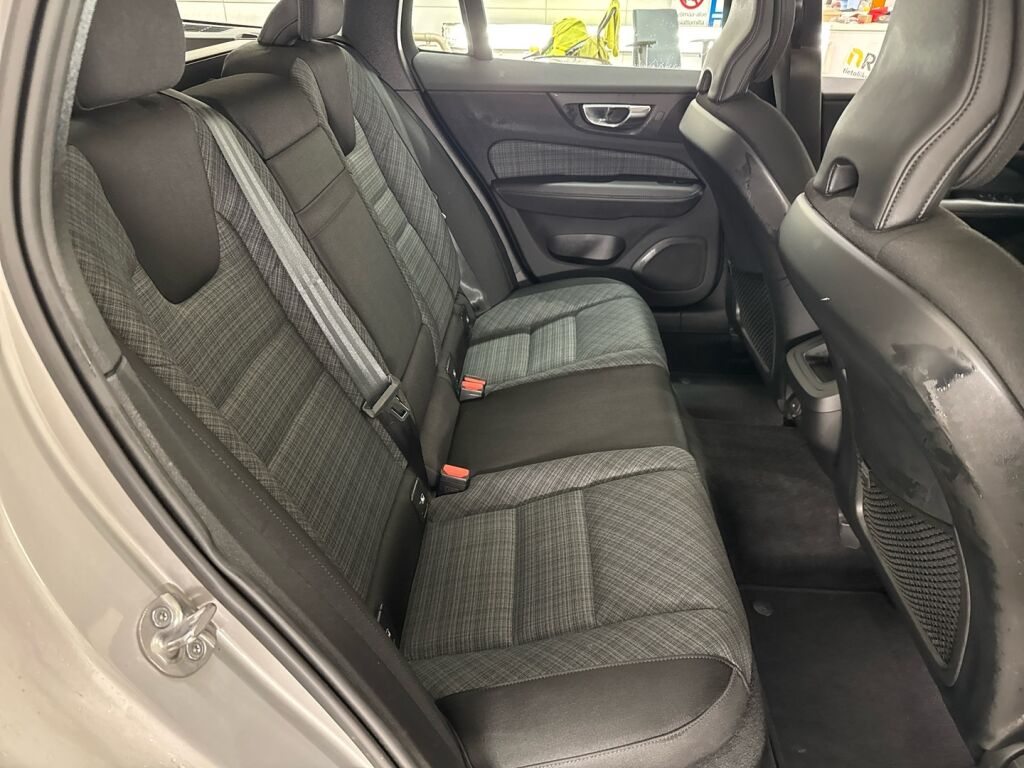 Volvo V60 2022 Harmaa