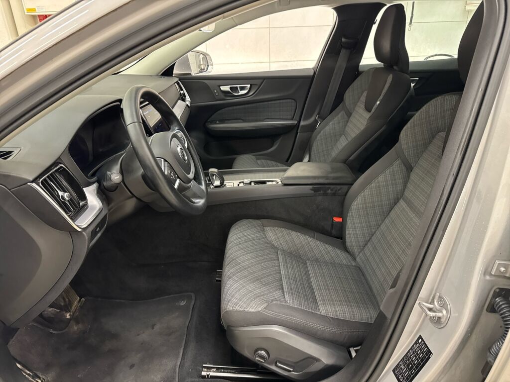 Volvo V60 2022 Harmaa