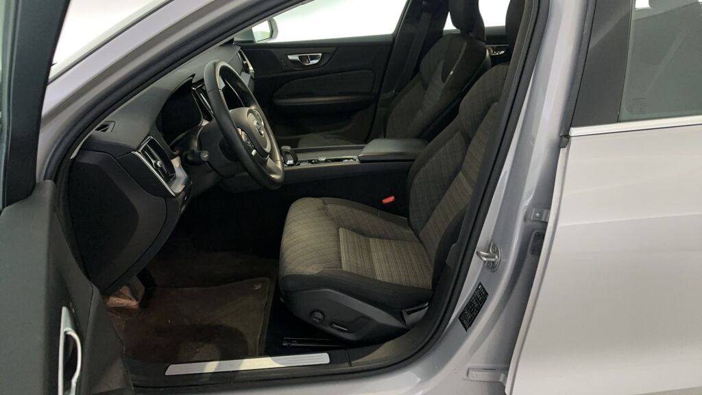 Volvo V60 2022 Harmaa
