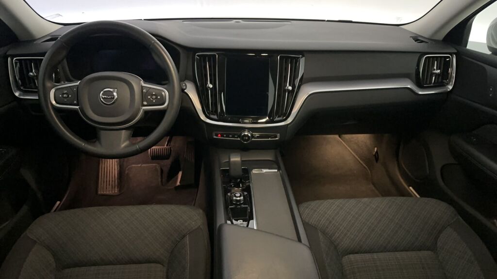 Volvo V60 2022 Harmaa