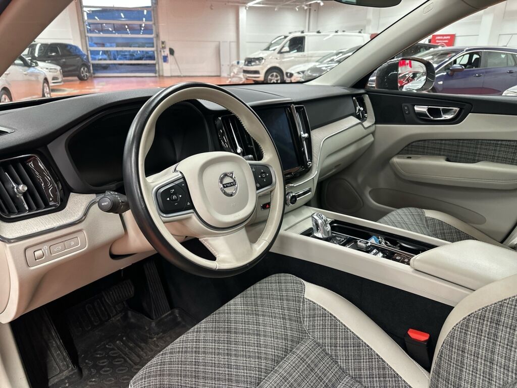 Volvo XC60 2018 Harmaa