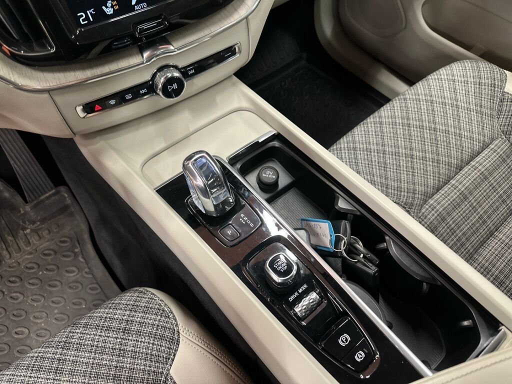 Volvo XC60 2018 Harmaa