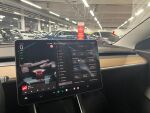 Tesla MODEL 3 2019 Punainen