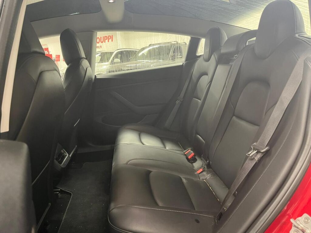 Tesla MODEL 3 2019 Punainen