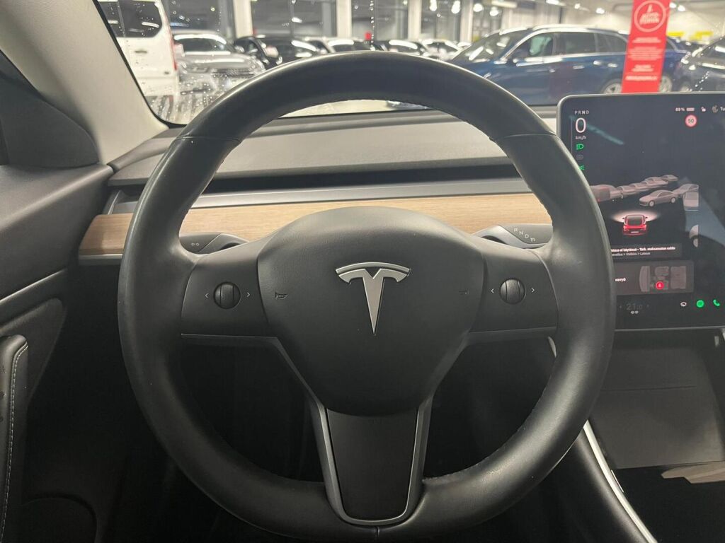Tesla MODEL 3 2019 Punainen
