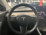 Tesla MODEL 3 2019 Punainen