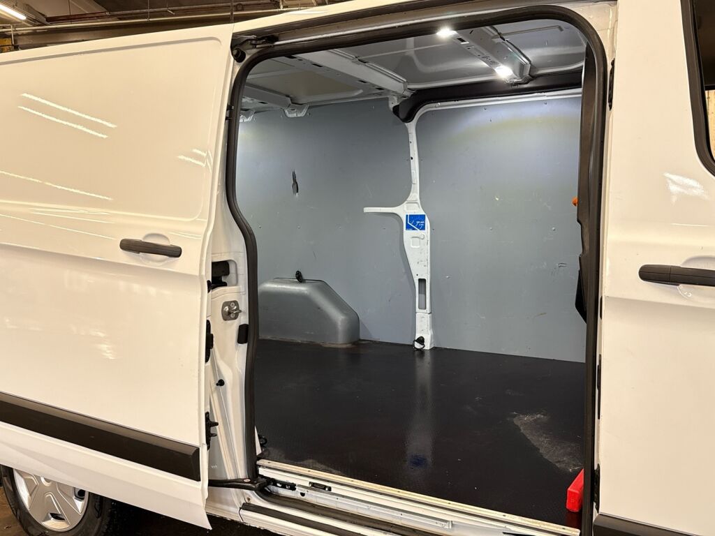 Ford Transit Custom 2023 Valkoinen