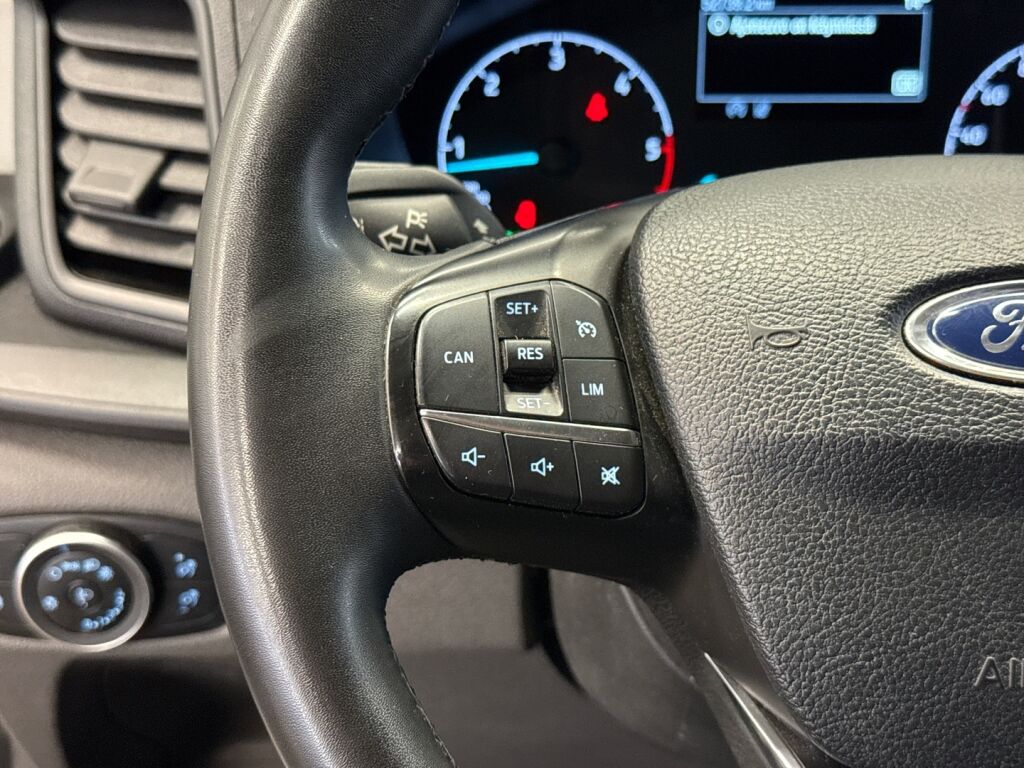 Ford Transit Custom 2023 Valkoinen