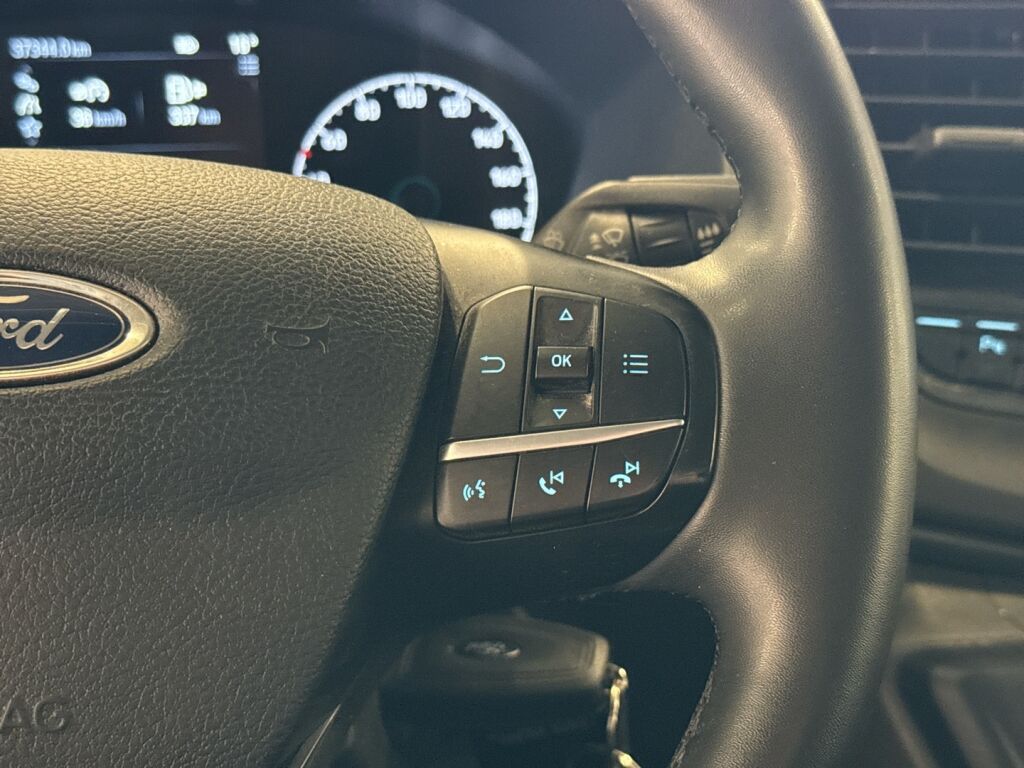 Ford Transit Custom 2023 Valkoinen