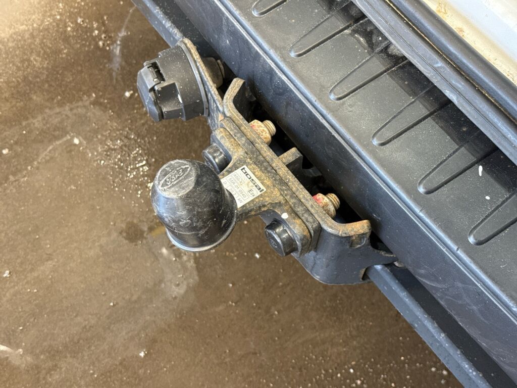 Ford Transit Custom 2023 Valkoinen