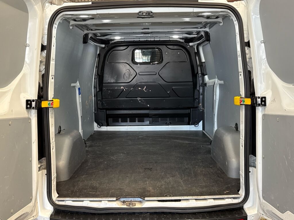 Ford Transit Custom 2023 Valkoinen
