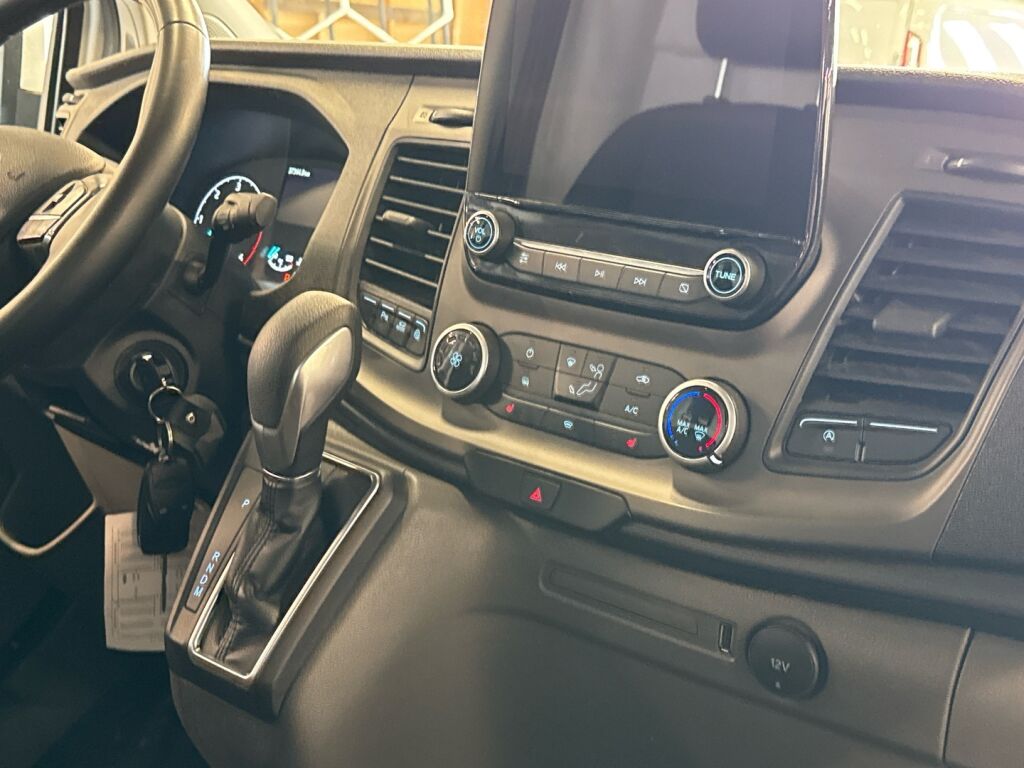 Ford Transit Custom 2023 Valkoinen