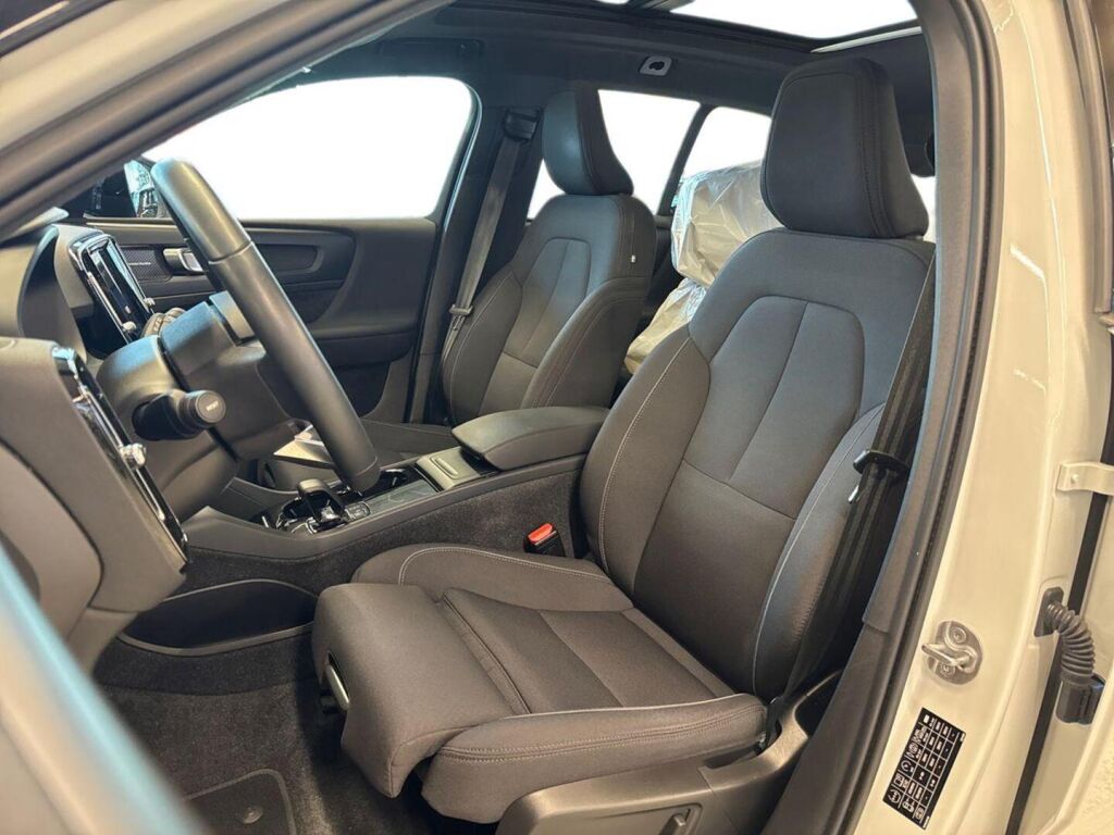 Volvo XC40 2022 Valkoinen