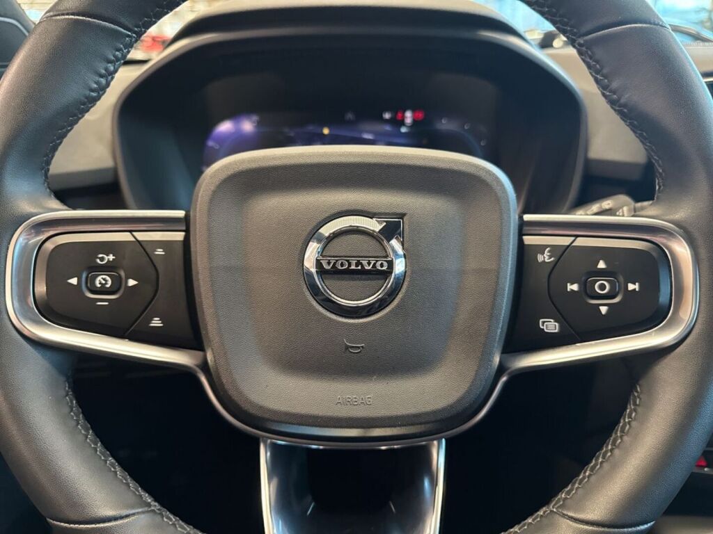 Volvo XC40 2022 Valkoinen