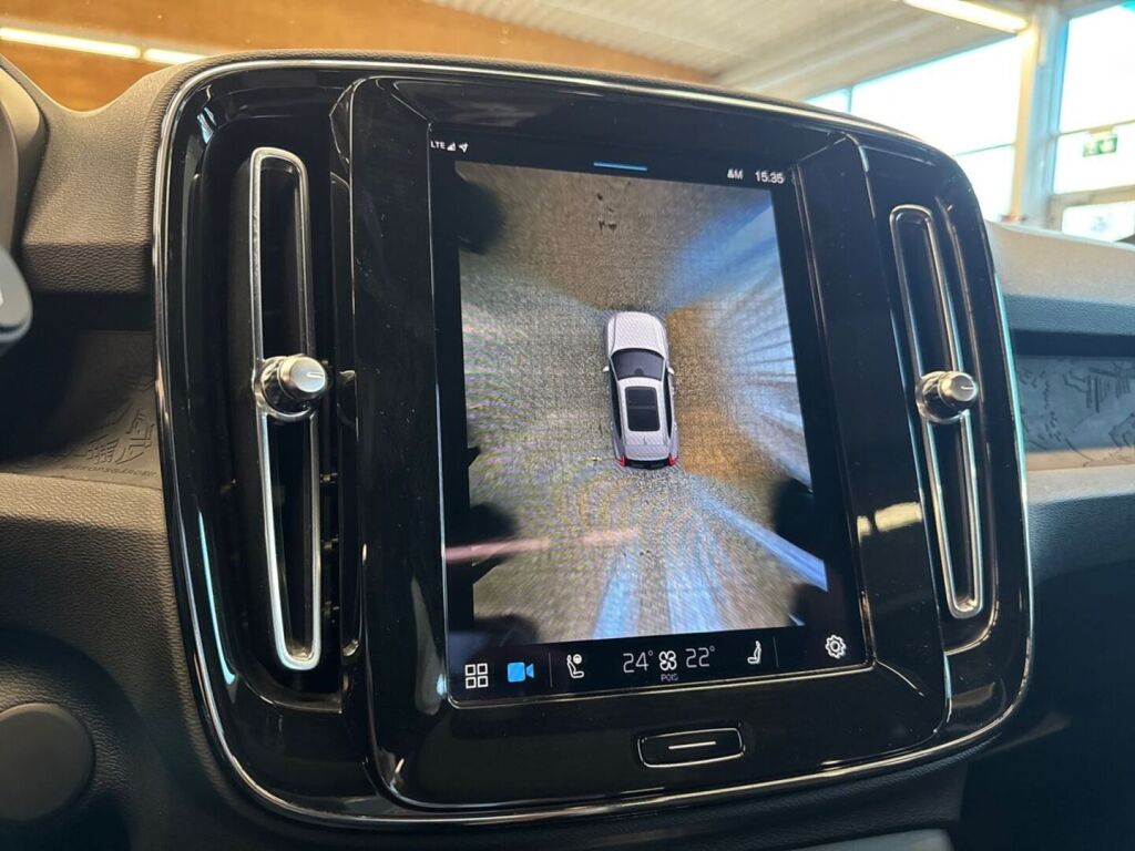 Volvo XC40 2022 Valkoinen