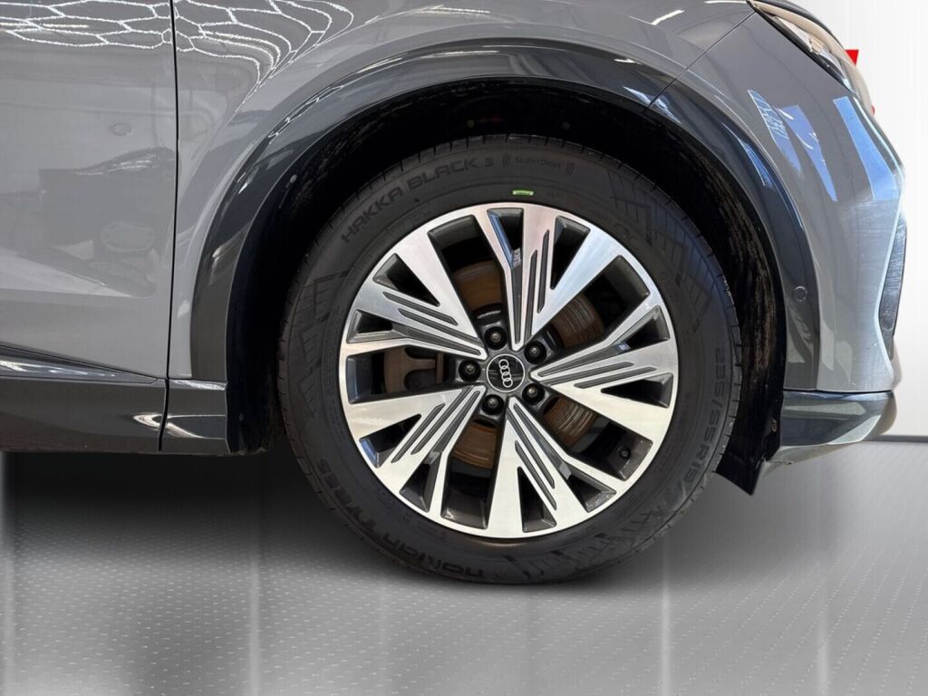 Audi Q4 e-tron 2022 Harmaa