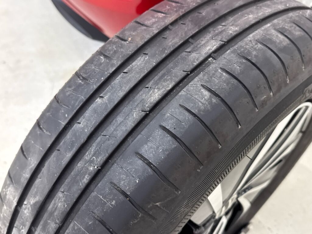 Volkswagen Polo 2022 Punainen