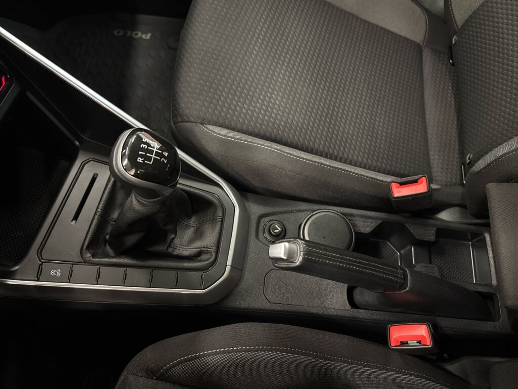 Volkswagen Polo 2022 Punainen