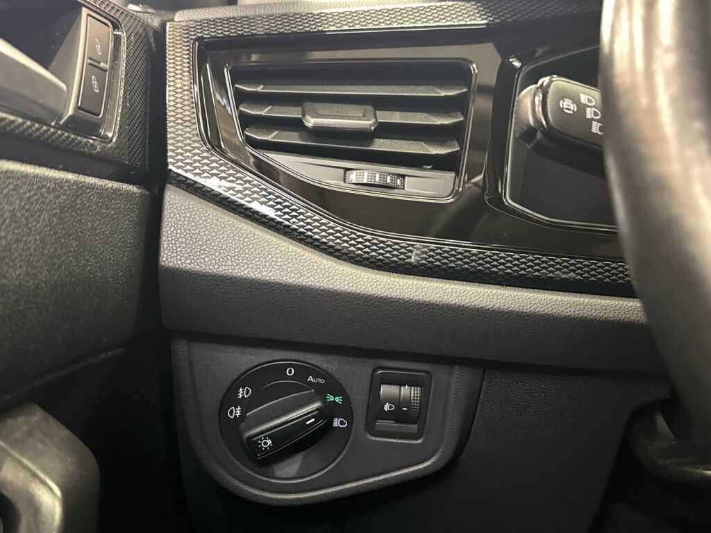 Volkswagen Polo 2022 Punainen