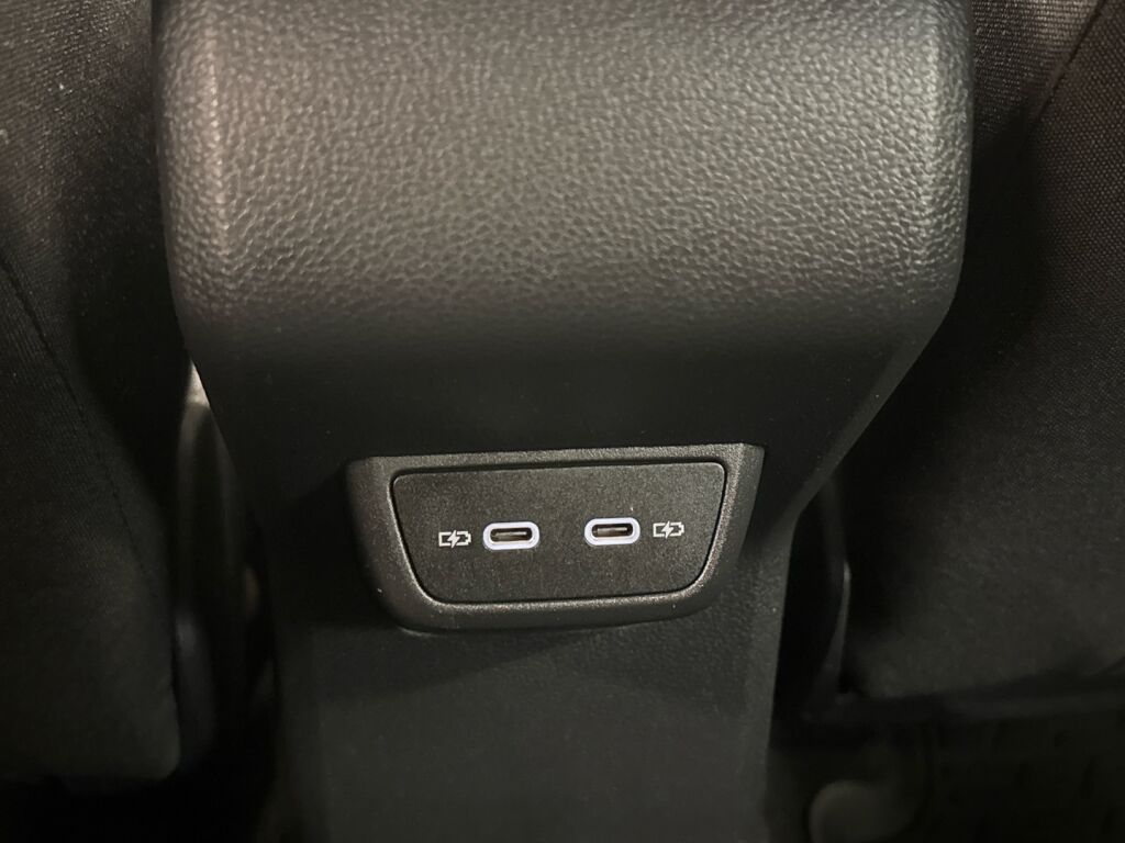 Volkswagen Polo 2022 Punainen