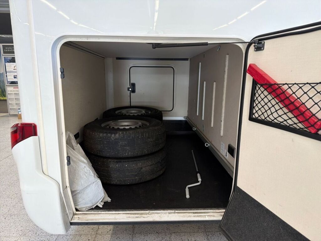Hymer T695 S 2022 Valkoinen
