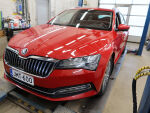 Skoda Superb 2022 Punainen