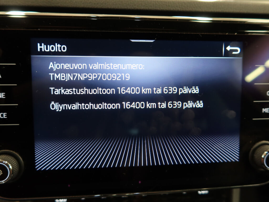Skoda Superb 2022 Punainen