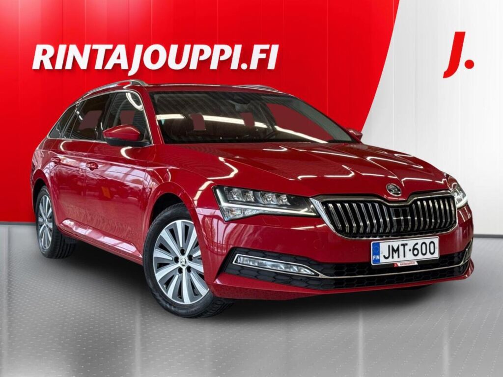 Skoda Superb 2022 Punainen