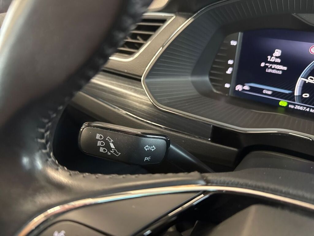Skoda Superb 2022 Punainen