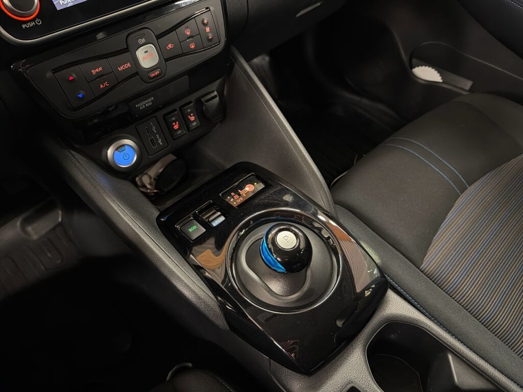 Nissan Leaf 2022 Valkoinen