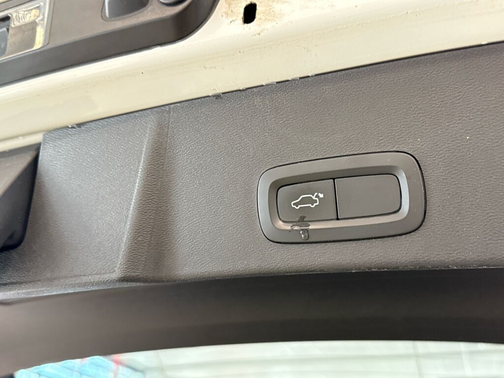 Volvo XC40 2018 Valkoinen