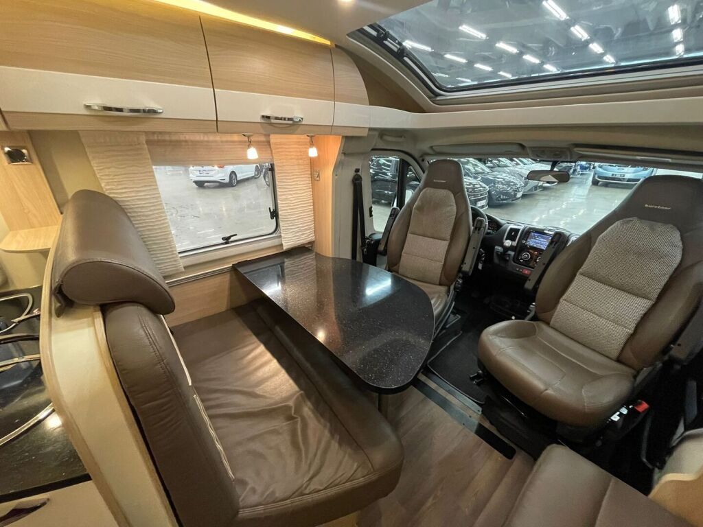 Bürstner Nexxo T720 2016 Ruskea (beige)