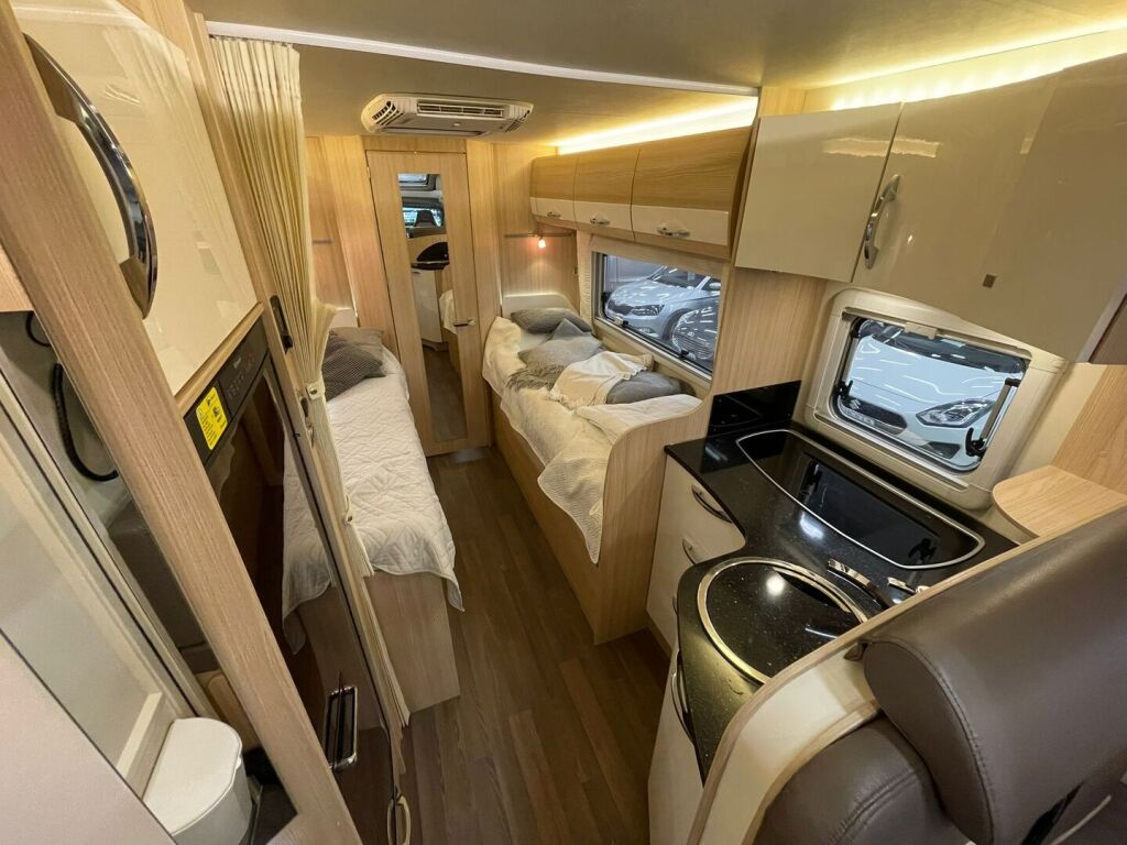 Bürstner Nexxo T720 2016 Ruskea (beige)