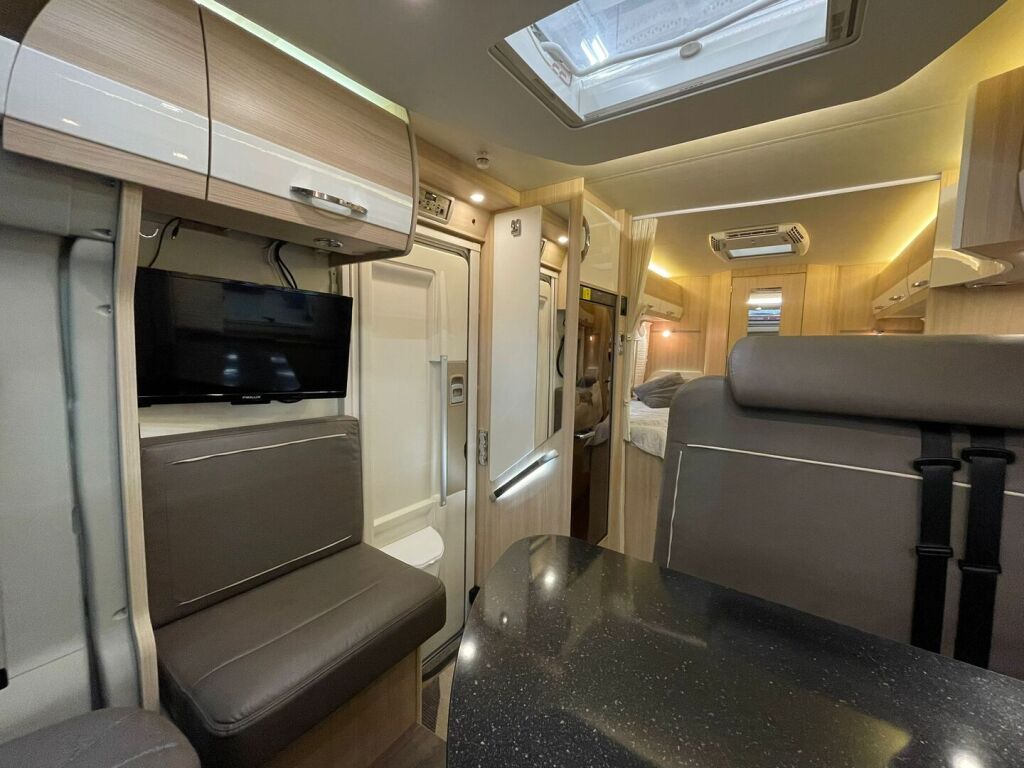 Bürstner Nexxo T720 2016 Ruskea (beige)
