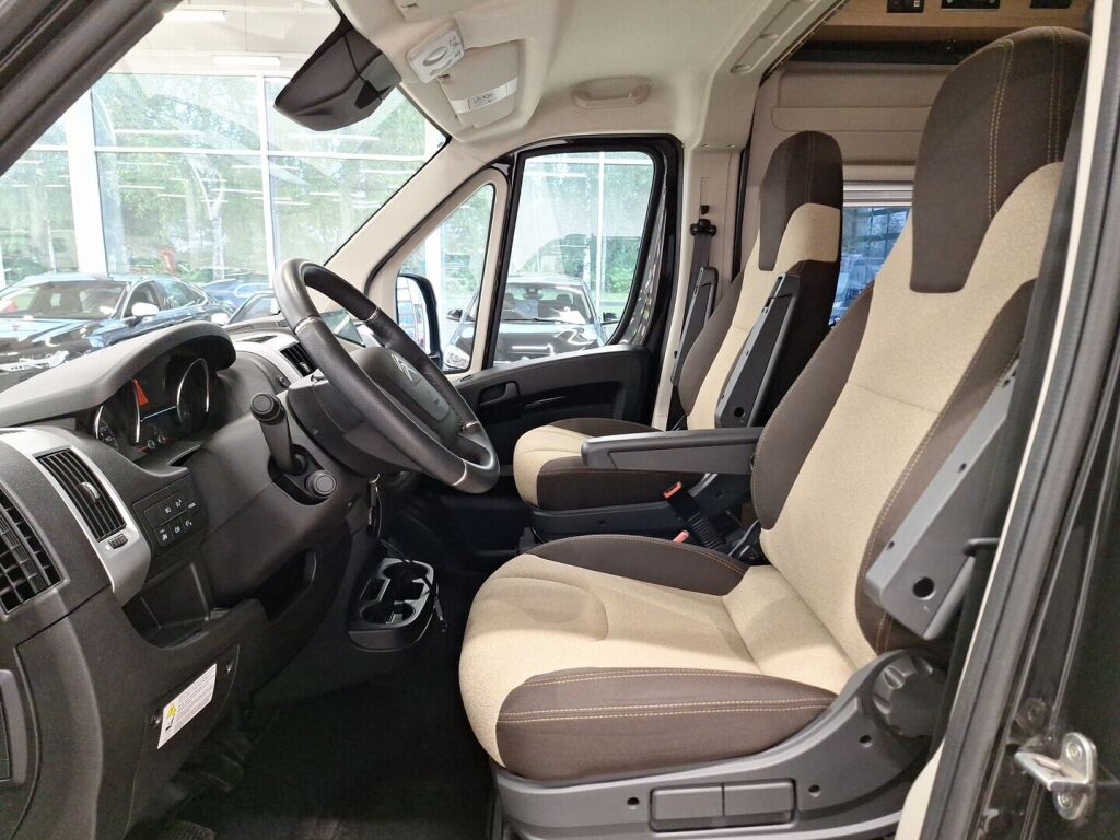 Pössl Roadcar 2022 Musta