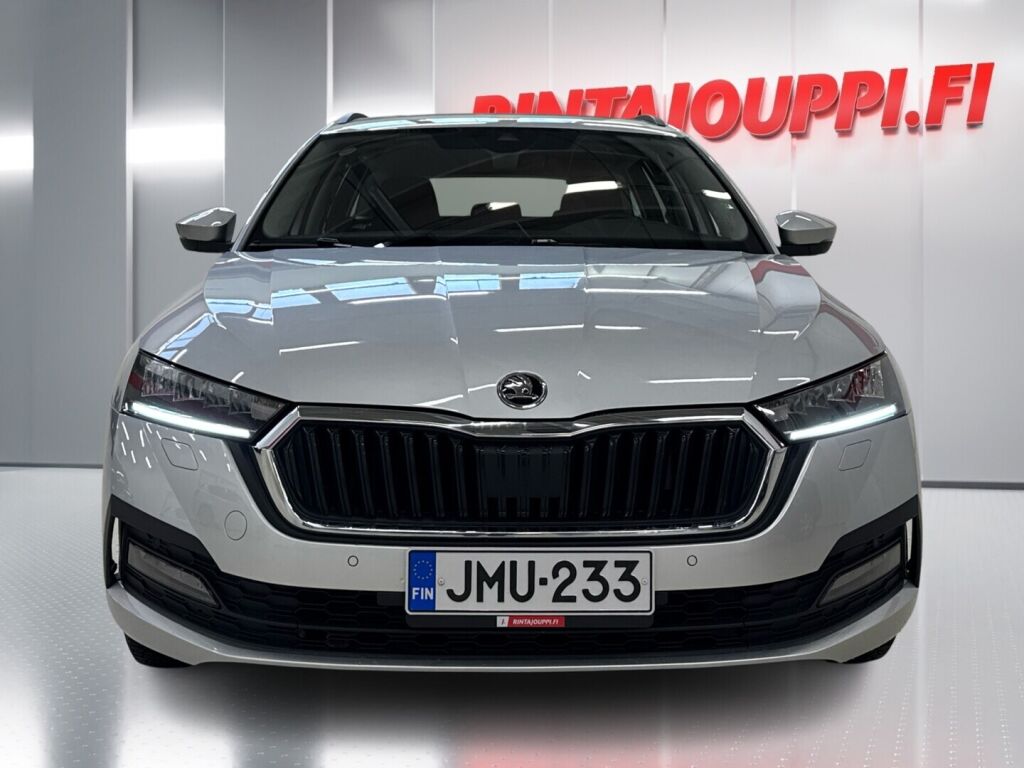 Skoda Octavia 2022 Harmaa