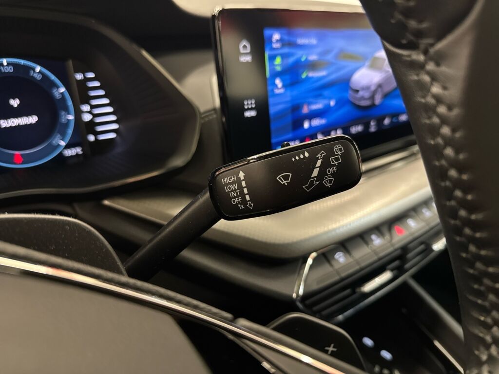 Skoda Octavia 2022 Harmaa