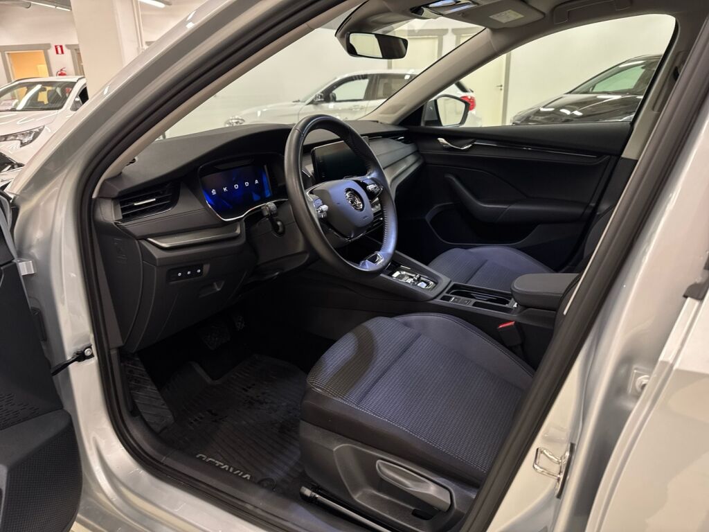 Skoda Octavia 2022 Harmaa