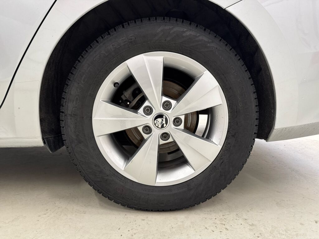 Skoda Octavia 2022 Harmaa