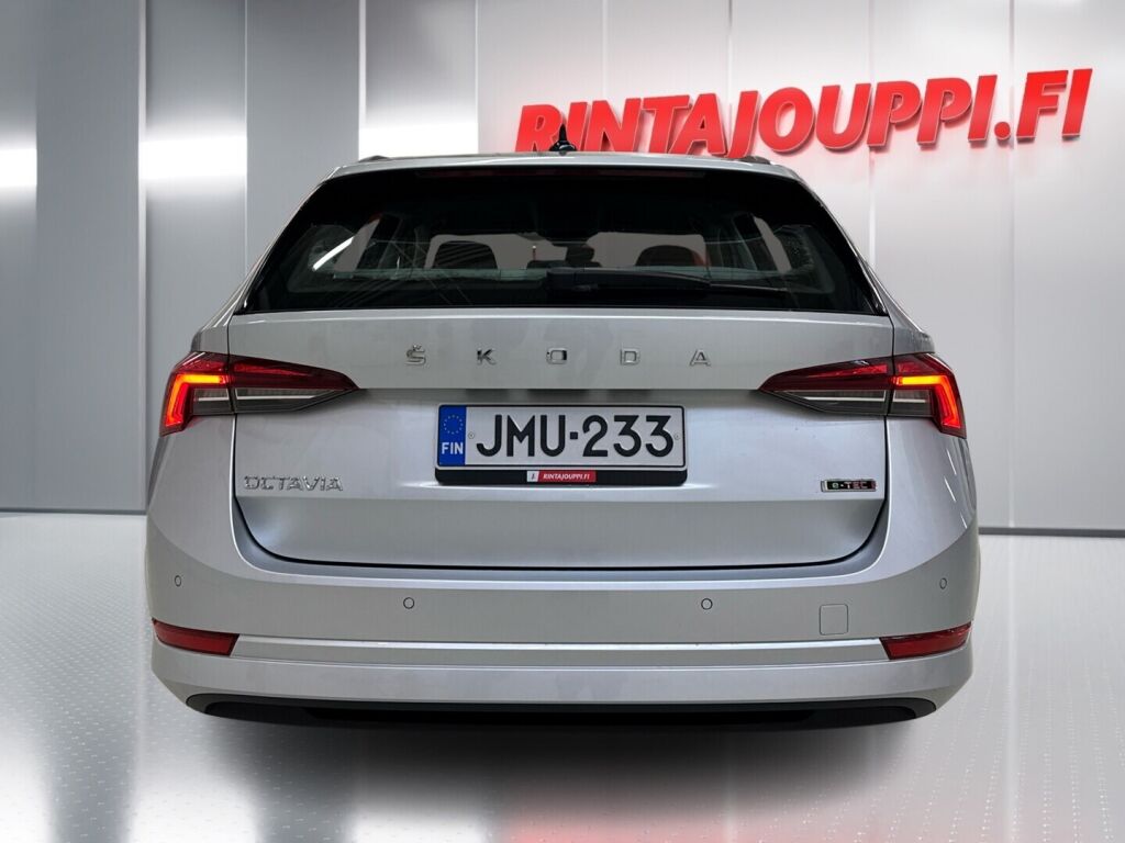 Skoda Octavia 2022 Harmaa