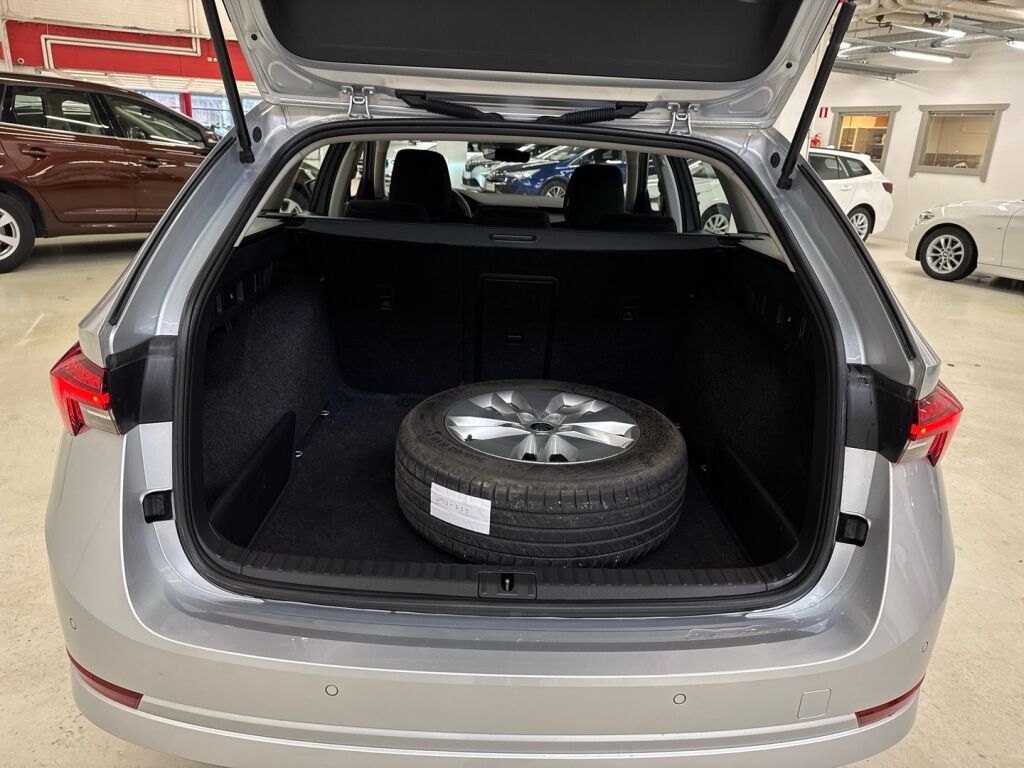 Skoda Octavia 2022 Harmaa