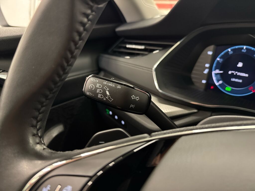 Skoda Octavia 2022 Harmaa