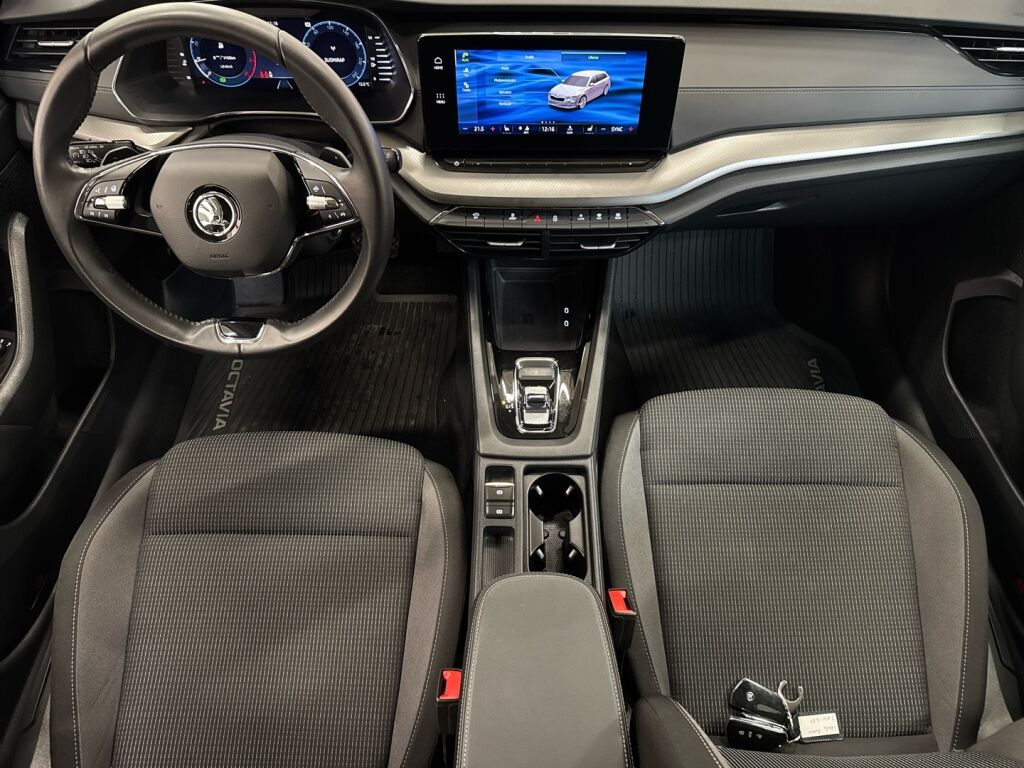 Skoda Octavia 2022 Harmaa
