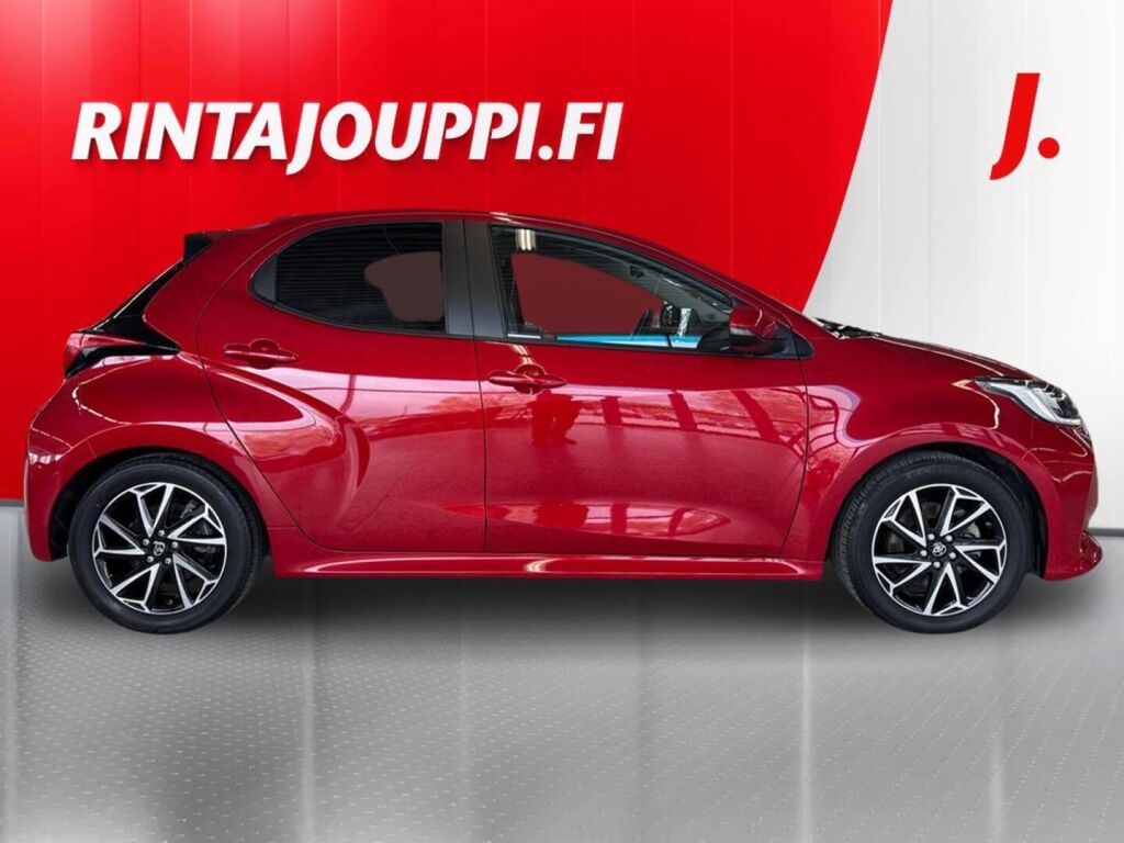 Toyota Yaris 2022 Metallinhohto Punainen