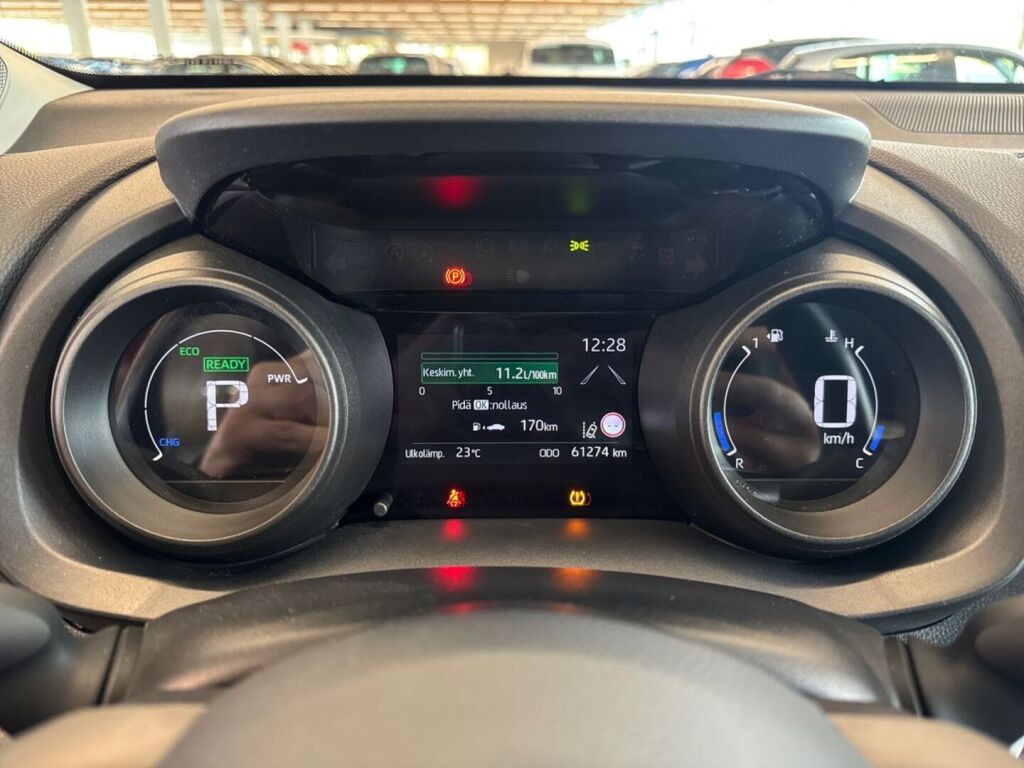 Toyota Yaris 2022 Metallinhohto Punainen