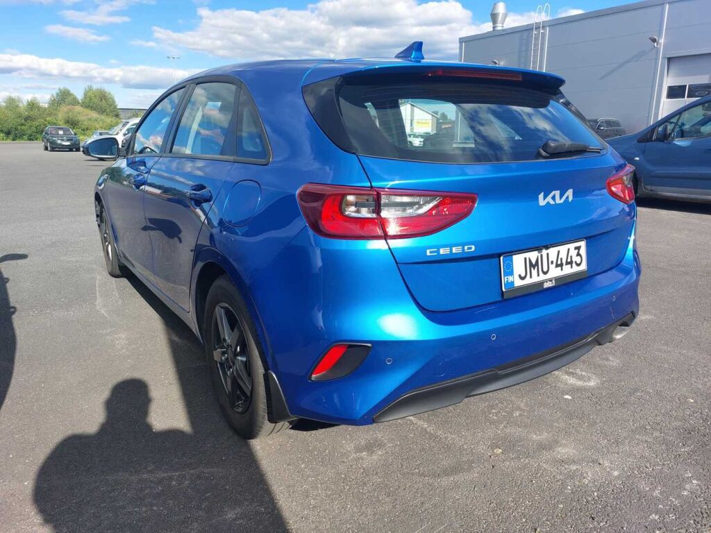 Kia Ceed 2022 Sininen