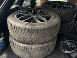 Volvo XC60 2023 Musta