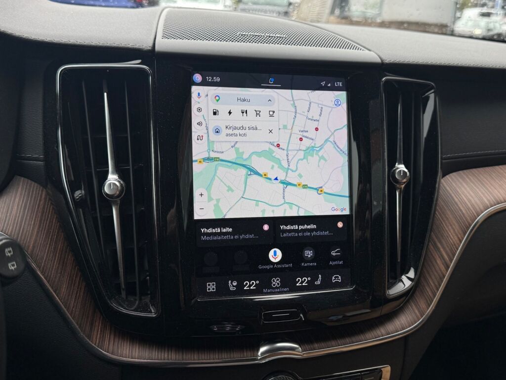 Volvo XC60 2023 Musta