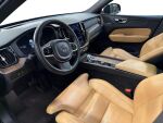 Volvo XC60 2023 Musta